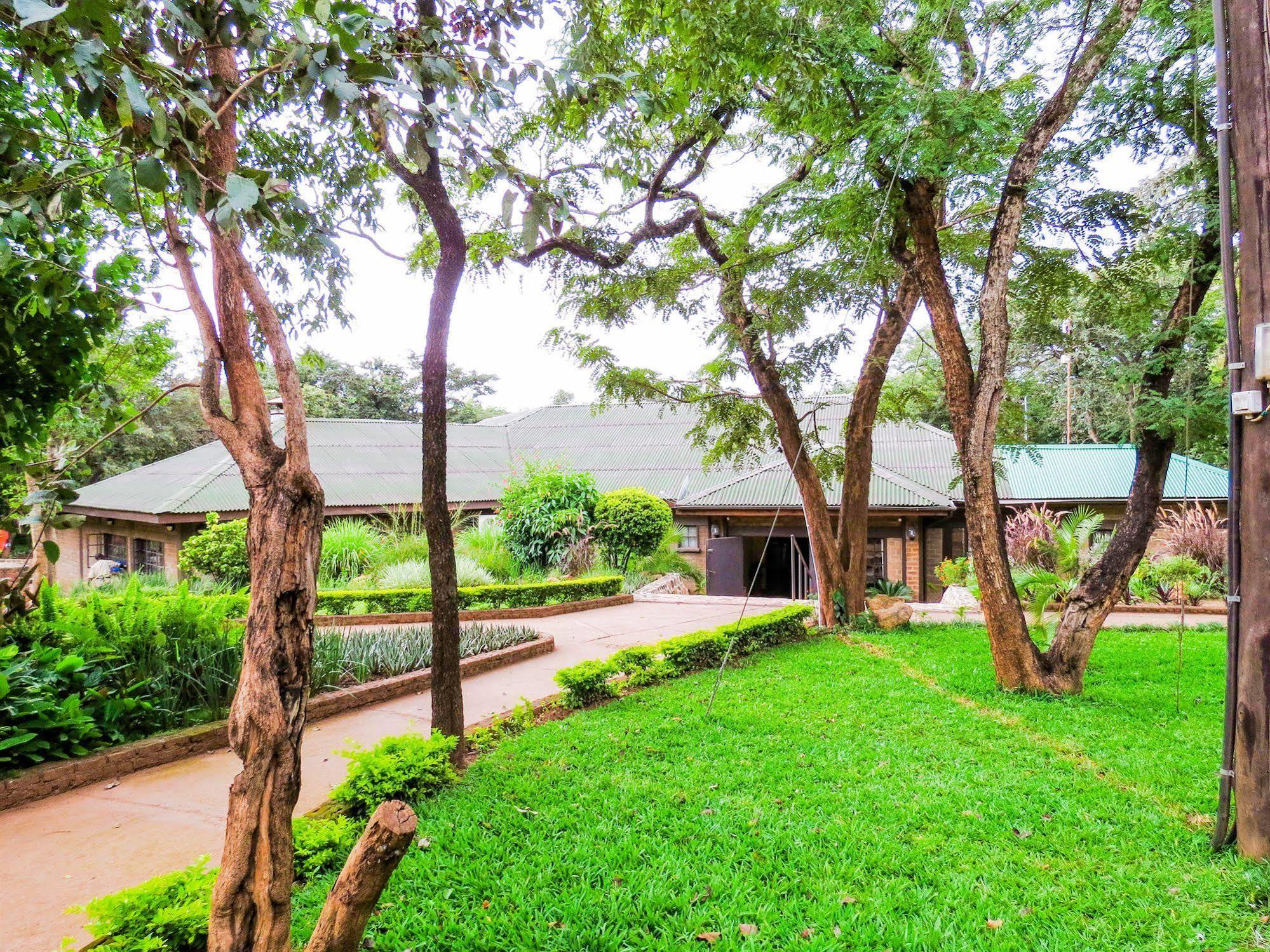Woodlands Lilongwe Hotell Eksteriør bilde